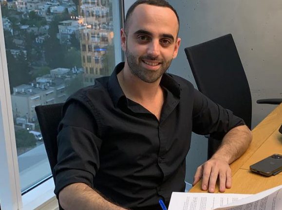 עומר עזרא